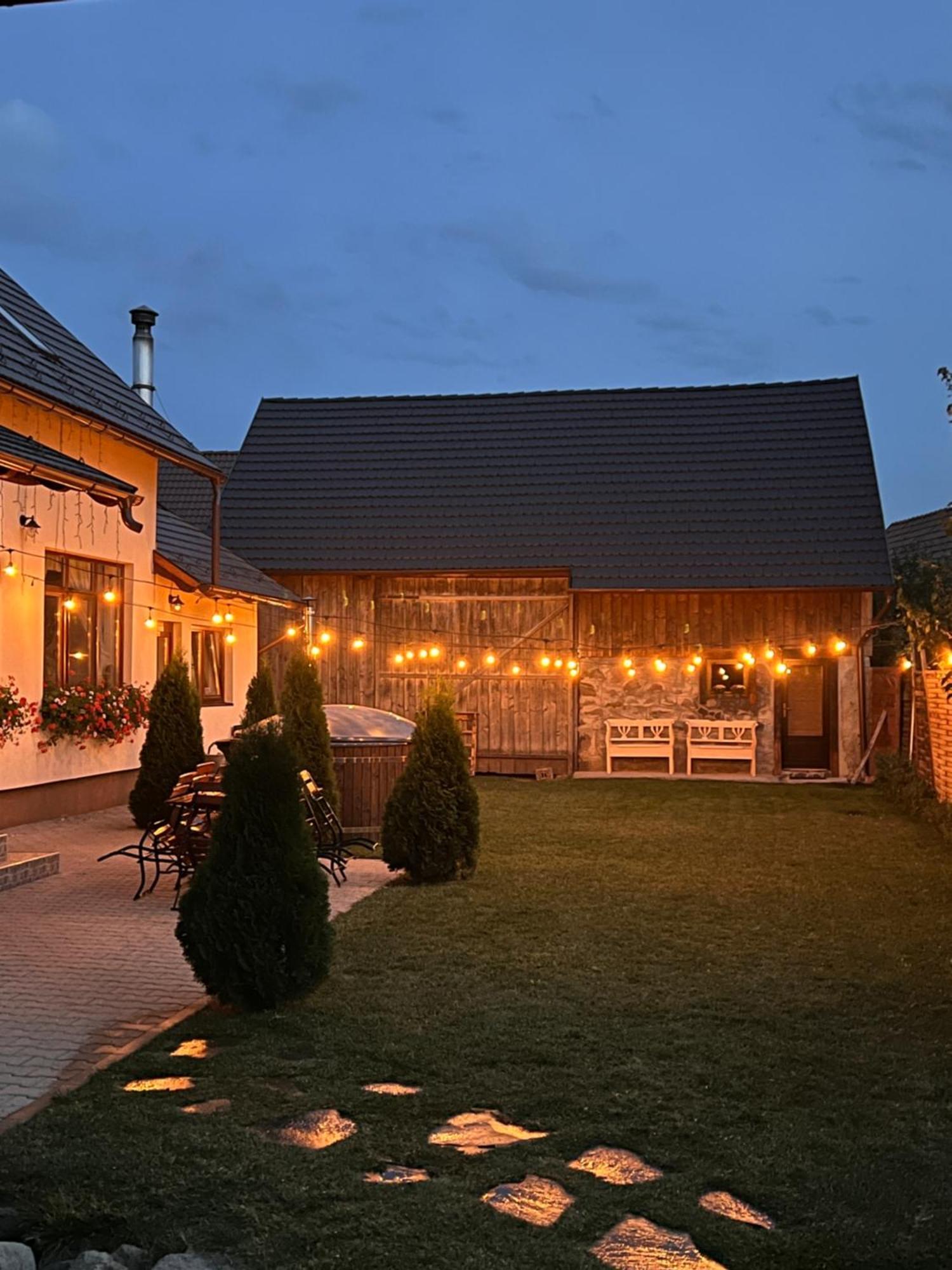 Famíves vendégház Racul Exterior foto